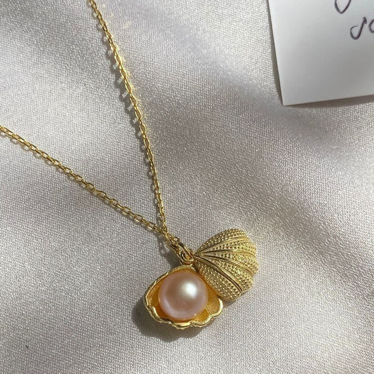 Ocean Pearl Shell Pendant Necklace